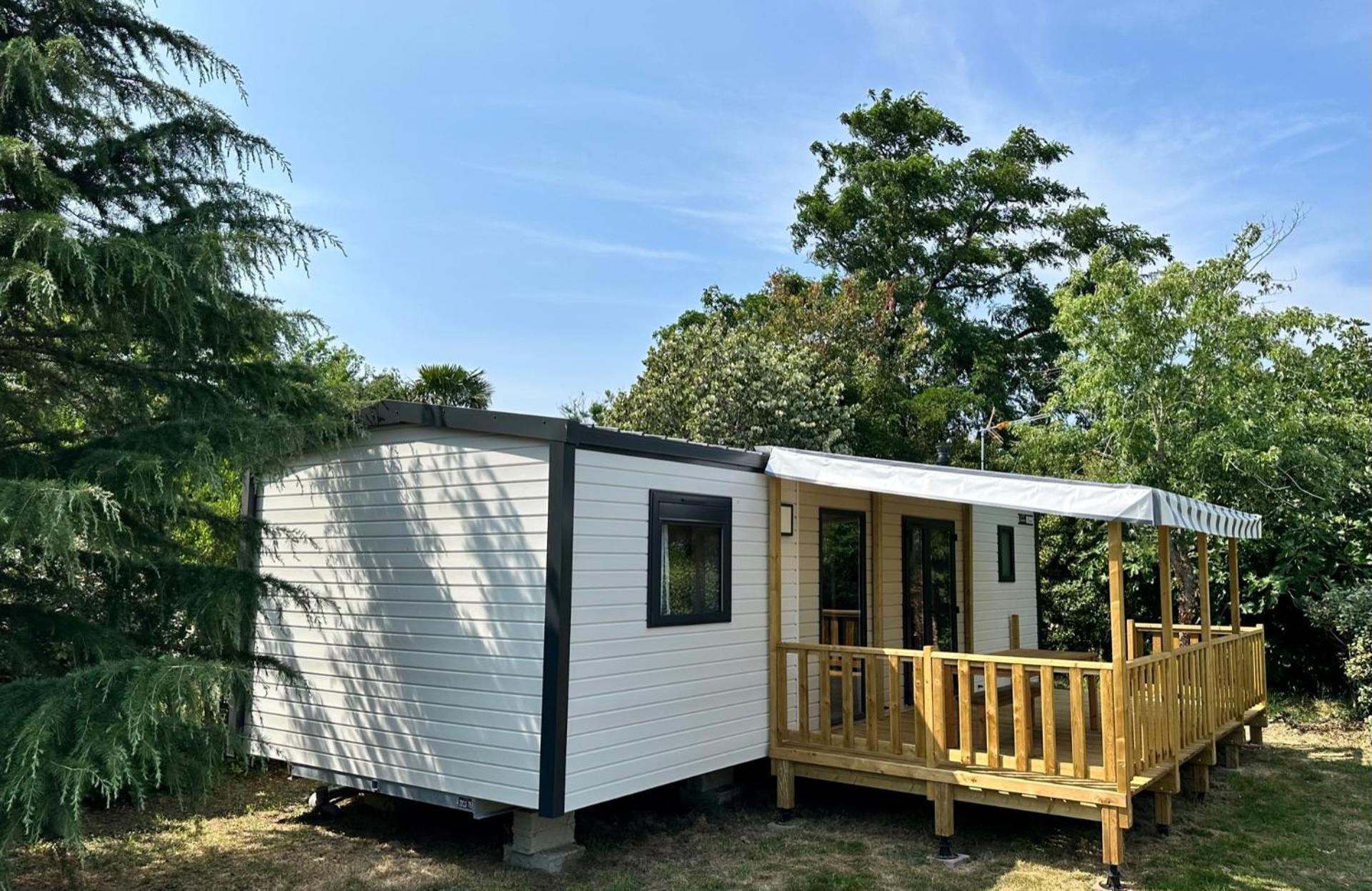 Camping Le Village De La Mer Les Moutiers Exterior photo